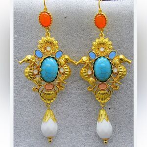 Seahorse dangle earrings N185